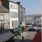 Entre Terre Et Hotel
