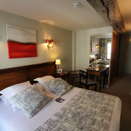 Отель Entre Terre Et 3*