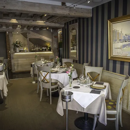 Entre Terre Et Hotel 3*