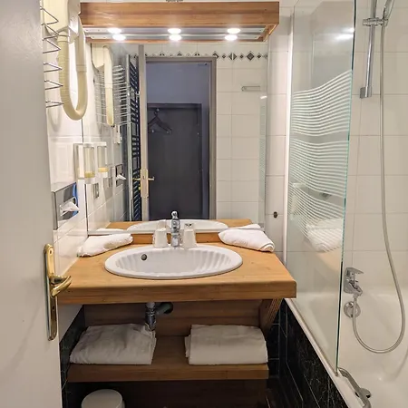 Hotel Entre Terre Et 3*