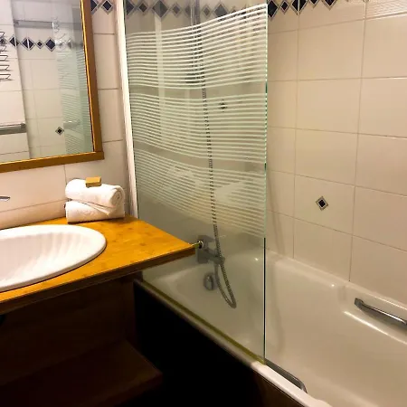 Отель Entre Terre Et 3*