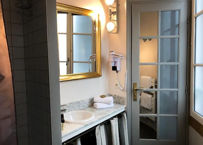 Hotel Entre Terre Et 3*